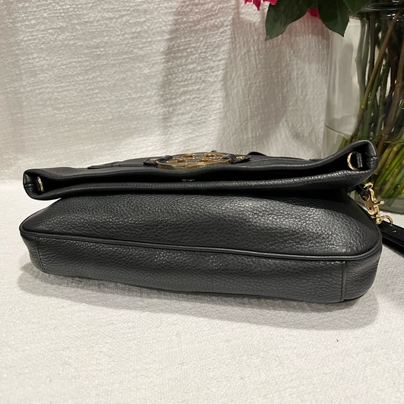 Beautiful Tory Burch Amanda Fold-Over Messenger Bag in large size - Picture 5 of 14